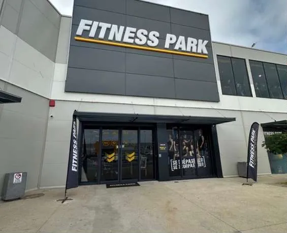 Façade du club Fitness Park à Salé